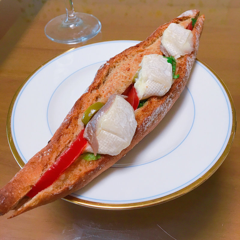 ノルウェー産カマンベールチーズとトマトのカスクート(ワルダー （Walder）)