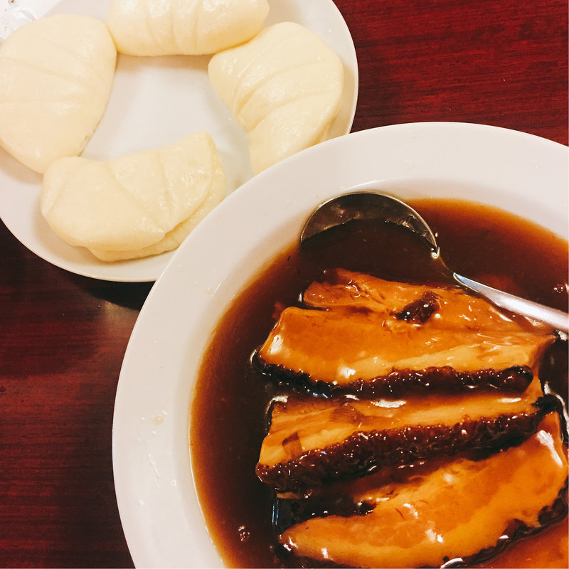 豚肉の角煮と蒸しパンセット(馬さんの店 龍仙)