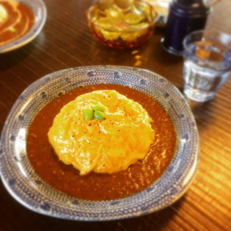 ふわとろオムライスの、特製ココナッツ入りカレーソース(中奥 （Cafe Salon Naka-Oku）)