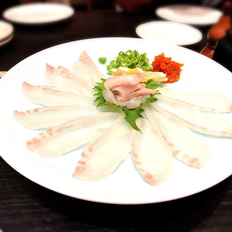 ひらめの薄造り(SUSHI IZAKAYA DINING 心-shinn-)