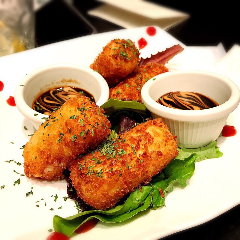 手作り蟹クリームコロッケ(SUSHI IZAKAYA DINING 心-shinn-)