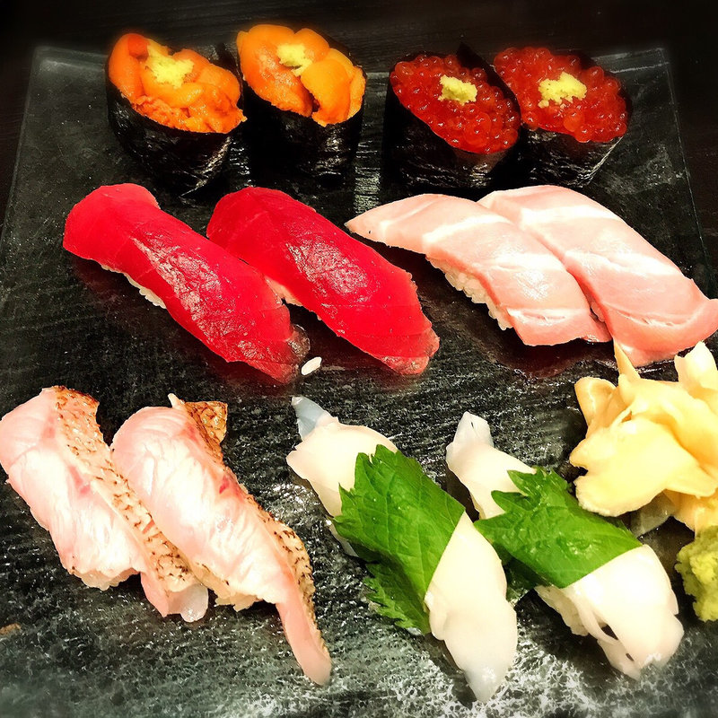 にぎり寿司(SUSHI IZAKAYA DINING 心-shinn-)