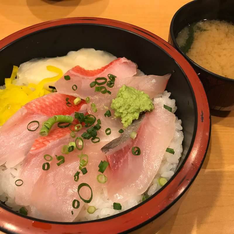 二色丼(あっぱれ 新宿店)