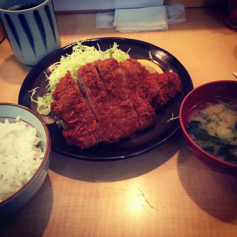 とんかつ定食(とんかつ三田)