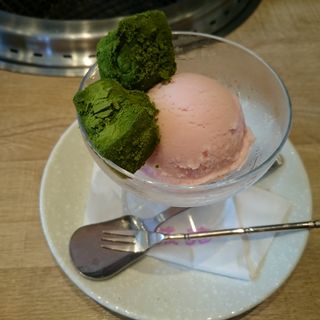 桜のアイス（わらび餅添え）(焼肉 平城苑 イオンレイクタウン店)