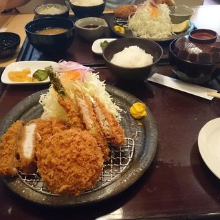 銀豚ミックスフライ定食(とんかつ神楽坂さくら 東越谷店)