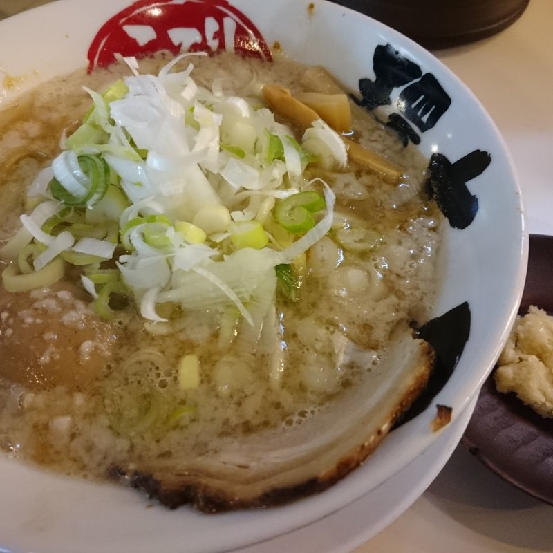 特製ラーメン （ 中麺 ） ＋ ネギ ＋ 生ニンニク(環七らーめん てらッちょ。我孫子店)