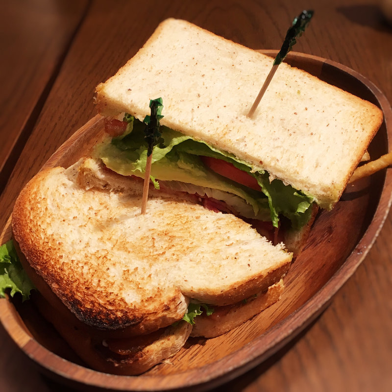 BLT&アボカド(KUA`AINA 福岡ソラリアプラザ店)