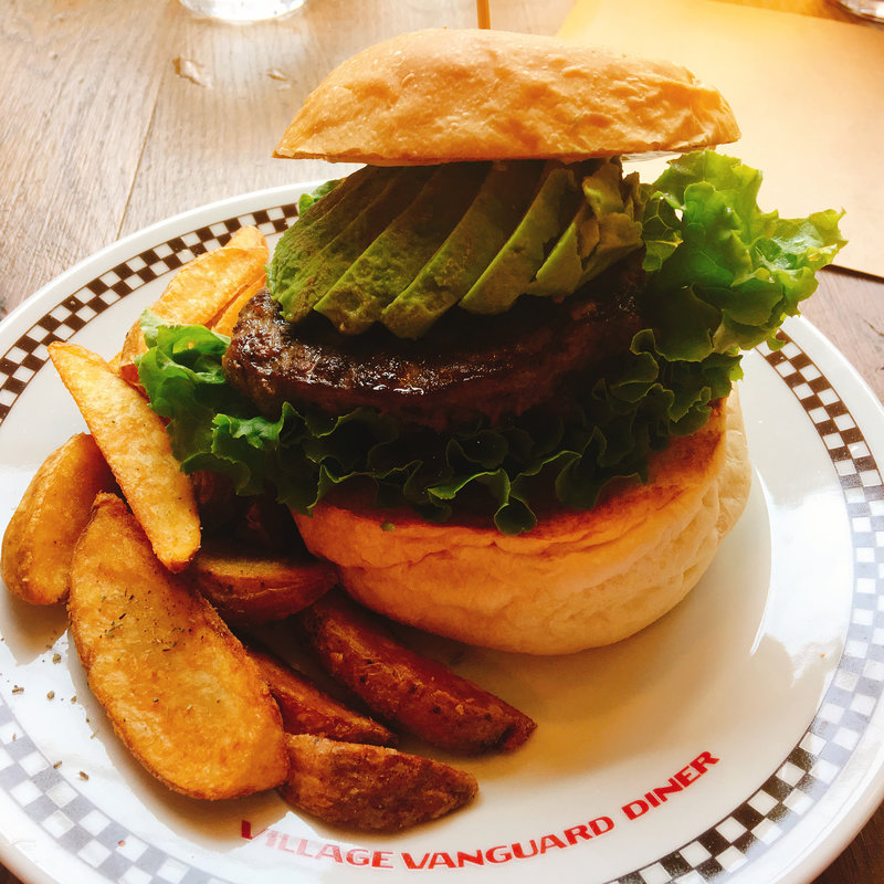 アボカドバーガー(ヴィレッジヴァンガード ダイナー原宿)