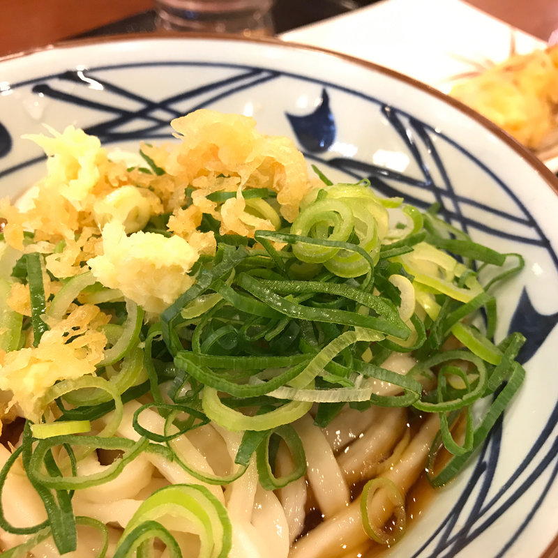 ぶっかけうどん（並）・とり天(丸亀製麺 広島安芸店 )