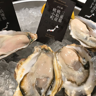 生牡蠣(Deep Sea Oysters Seafoodウォーターグリル キッチン キッテ博多店)