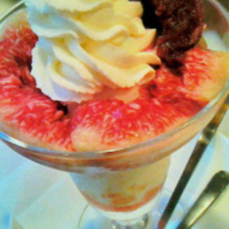 佐賀唐津産の黒いちじく(ビオレソリエス)のパフェ (フルーツパーラーゴトー )