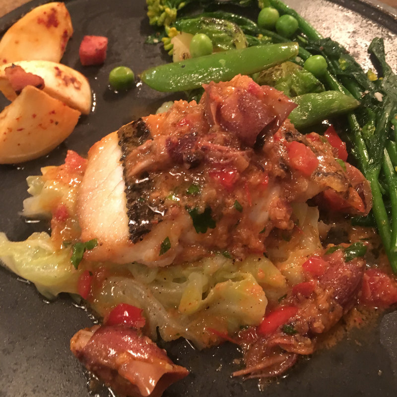 本日の鮮魚のポワレ ホタルイカの焦がしバターソース生姜風味(organ)