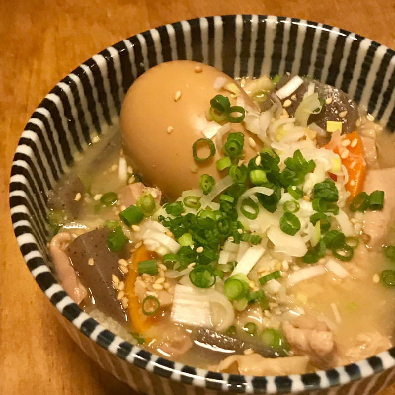 もつ煮込み(もつ焼きとワイン キャプテン)