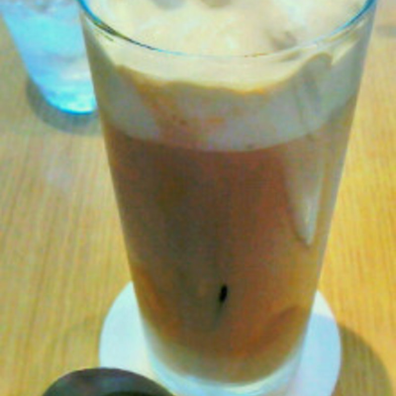 ホイップ･ロイヤルミルクティー(カフェ クッチーナ&カンパニー )