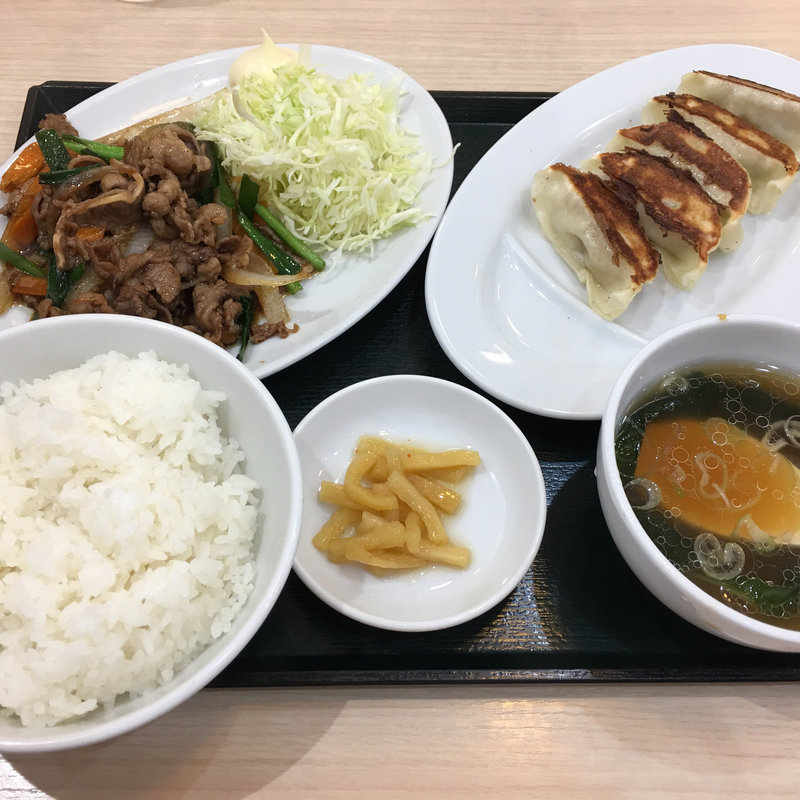 牛カルビ焼肉定食 餃子付き(れんげ食堂 Toshu 新丸子店)