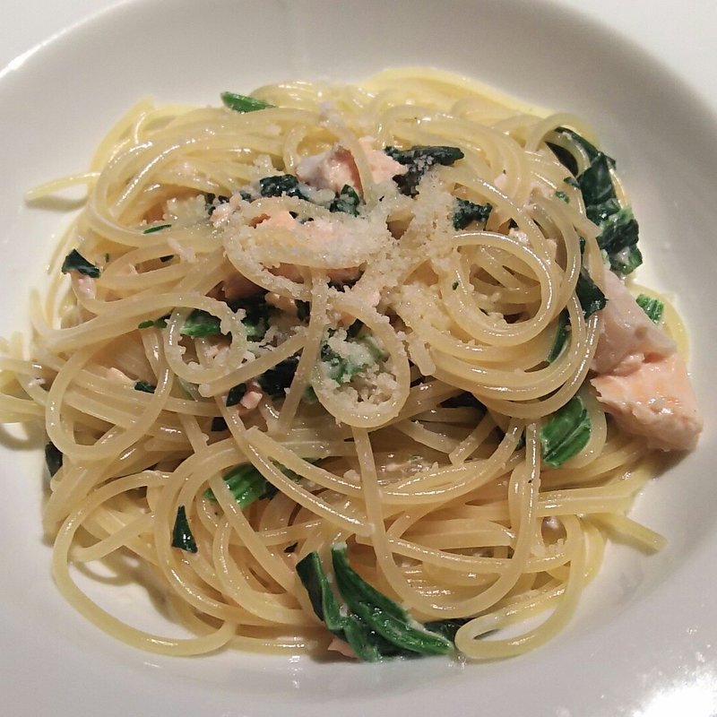サーモンとほうれんそうのクリームパスタ（ランチ）(ジャドール 茶屋町)