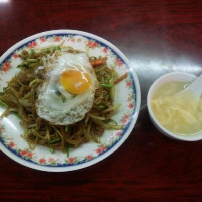 カレー焼きそば(中国料理盛隆 本店)