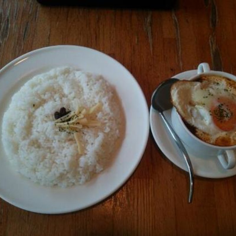 スペシャルベンガルカレー(目玉焼きのせ)(モーニングトマト )