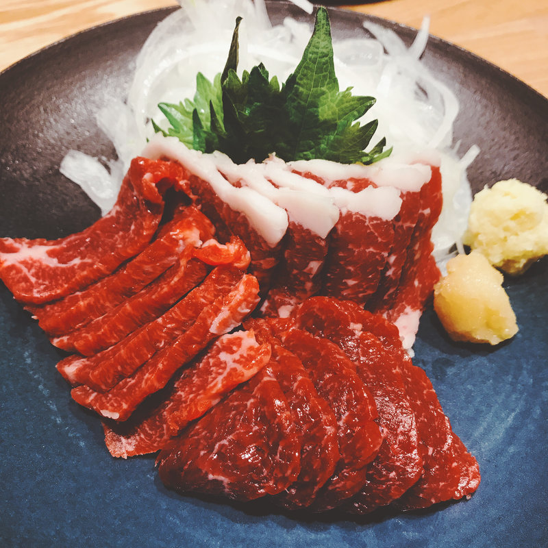 馬刺し(洋食 おがた )