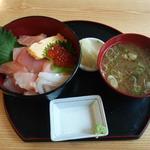 海鮮丼(西山PA)