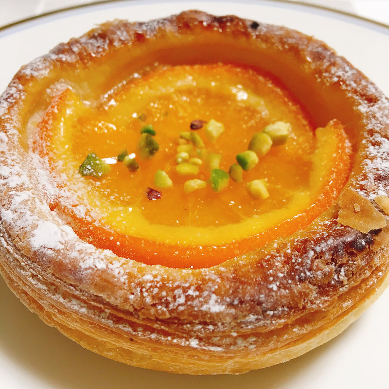 オレンジのデニッシュ(ブーランジェリエ デ ラ リベルテ （Boulangerie de la Liberte'）)