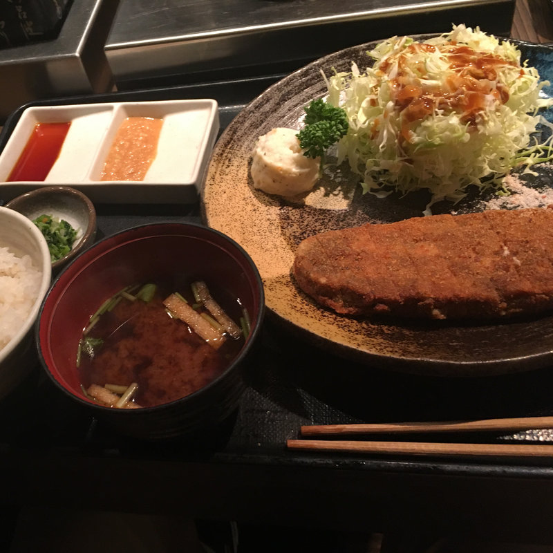 牛かつ・麦めしセット(スパゲッティーのパンチョ 新橋店)