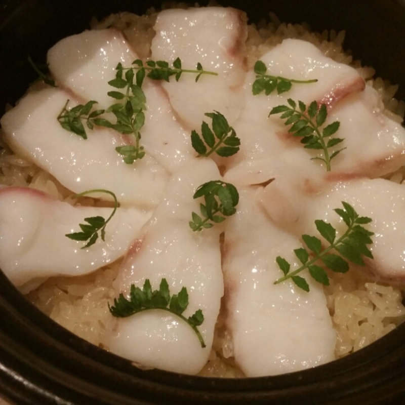 鯛の土鍋ごはん(アコメヤ厨房 （AKOMYEYA）)