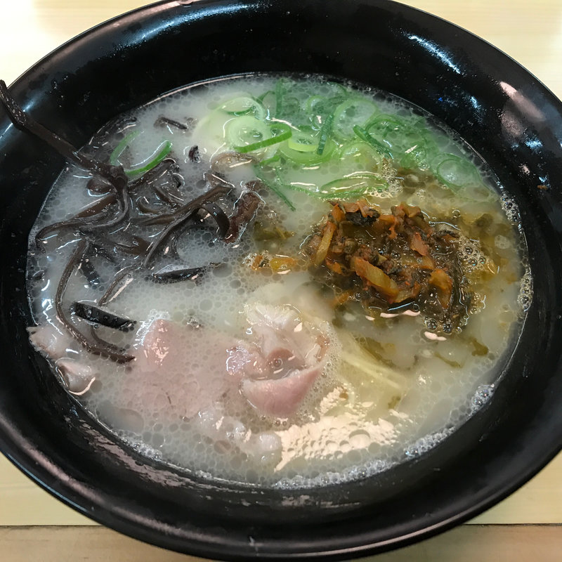ラーメン（辛子高菜・キクラゲ）(博多ラーメン膳 箱崎店)