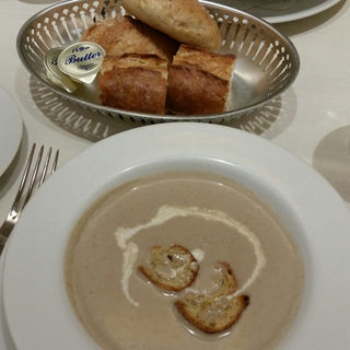 マッシュルームのポタージュ(ブラッスリー・レカン)