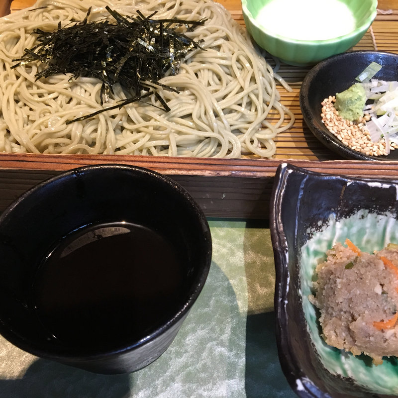 へぎそば（冷温） 小鉢付(新潟食楽園（B1F飲食）)