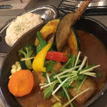 チキン1/2 & 豚角煮と野菜(Rojiura Curry SAMURAI. 吉祥寺店)