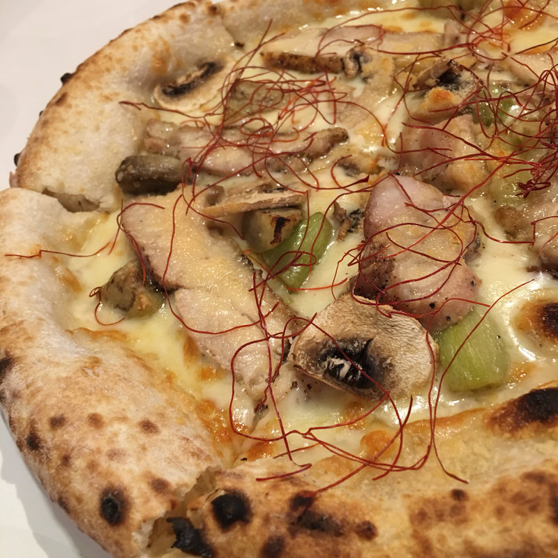 鶏ももローストとマッシュルーム、茄子のディアボロ風(トラットリアマルーモ 赤坂本店)