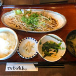 名物　牛ホルモンの味噌炒め定食(博多もつ鍋 幸とりもつえん KITTE丸の内店)