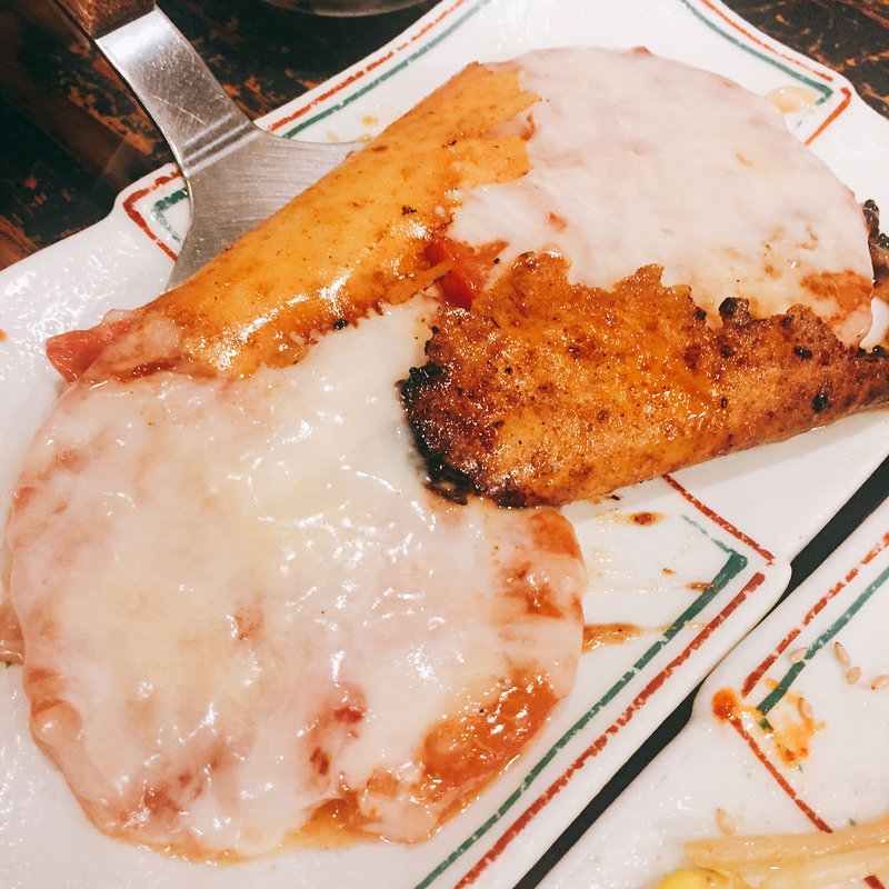 【2】トマトチーズ焼き(お好みたまちゃん 青山店)