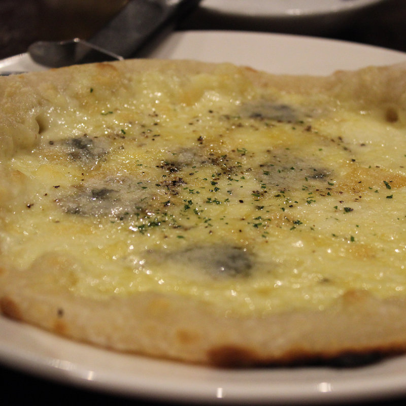 4種のチーズピッア(とんちゃん焼 ときわ軒)