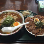 中華そば＋ハーフ豚丼(豚児)