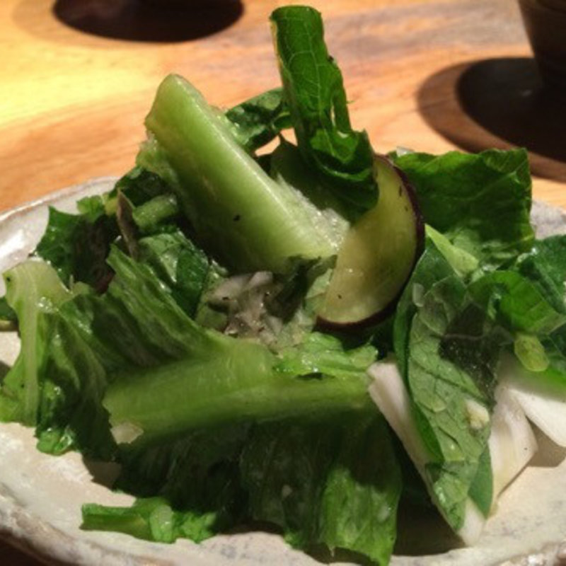 自家製ドレッシングのサラダ(ホルモン焼　婁熊東京 （ルクマトウキョウ）)