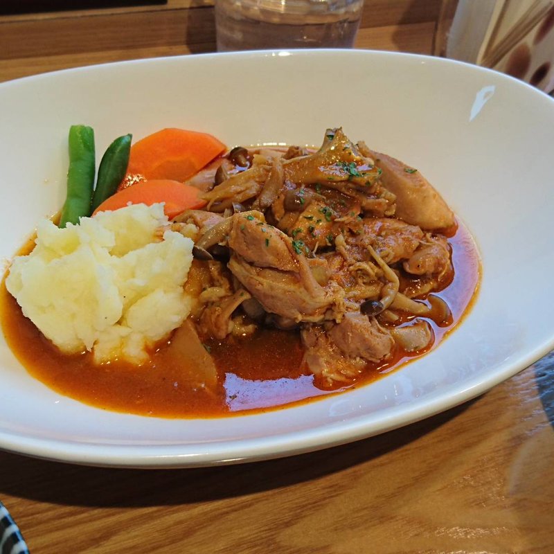 チキンの柔らか煮込みパプリカ風味(Mamefuku)