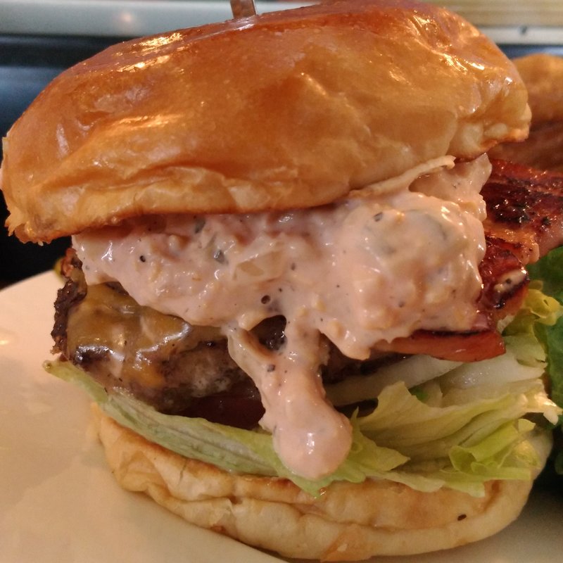 ベーコンチーズバーガー(THE CORNER Hamburger & Saloon)