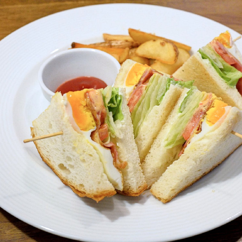 BLTたまごサンド(マグズカフェ （MUG'S CAFE）)