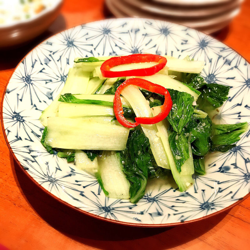 旬の青菜、にんにく強火炒め(JASMINE憶江南 )