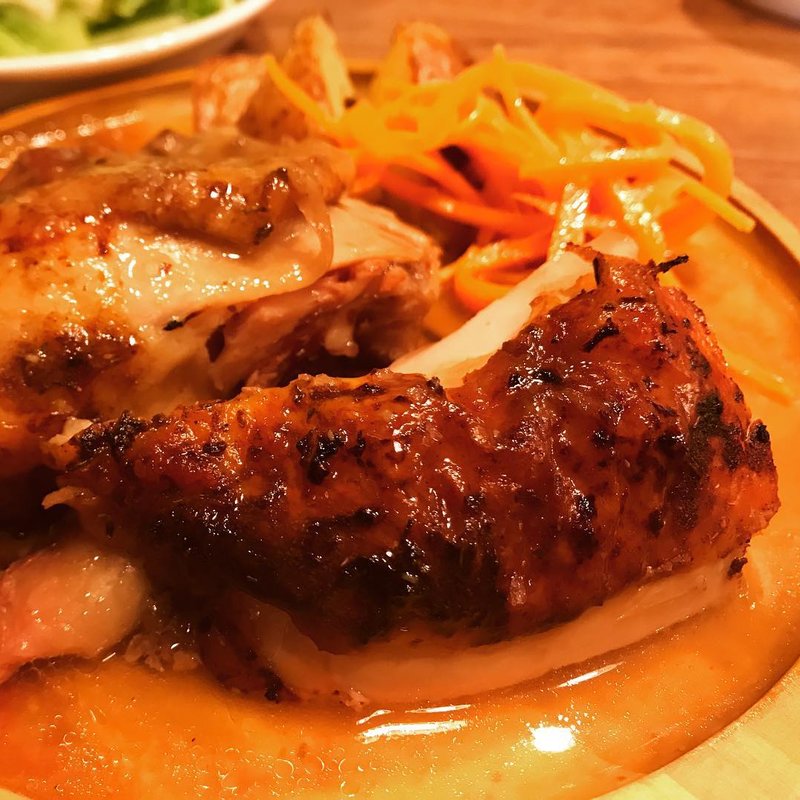 【BEST 1！】ロティサリーチキン(クイーン オブ チキンズ ゲスト ハウス （QUEEN OF CHICKENS GUEST HOUSE）)