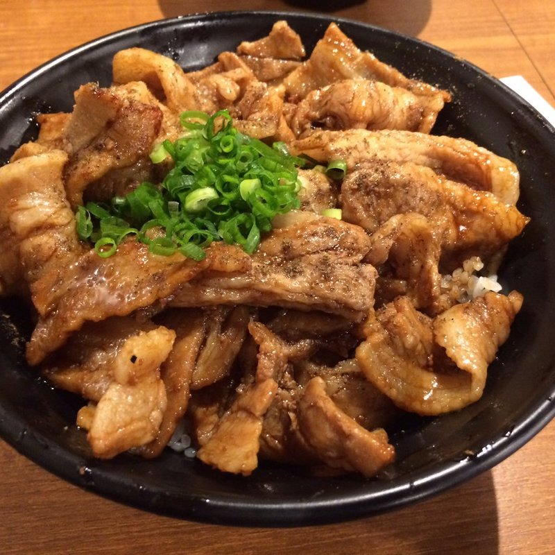 メガしびれ豚丼(串揚げじゅらく 神田須田町店 )