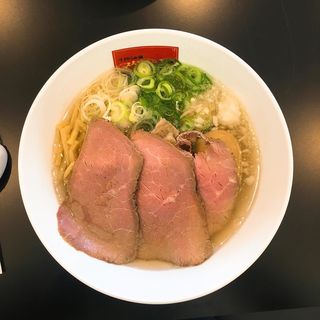 贅沢塩らぁ麺(牛骨らぁ麺 マタドール 本店)