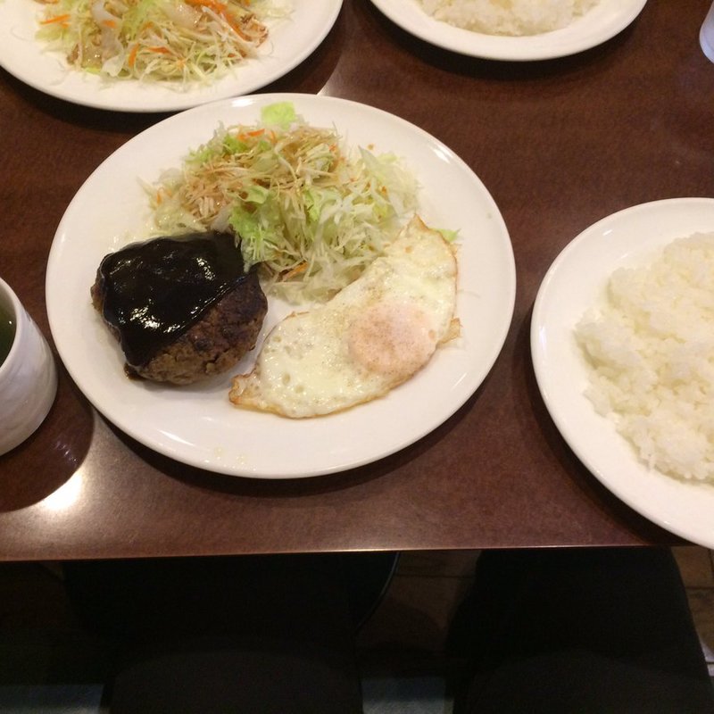 ハンバーグランチ(喫茶アイリス)