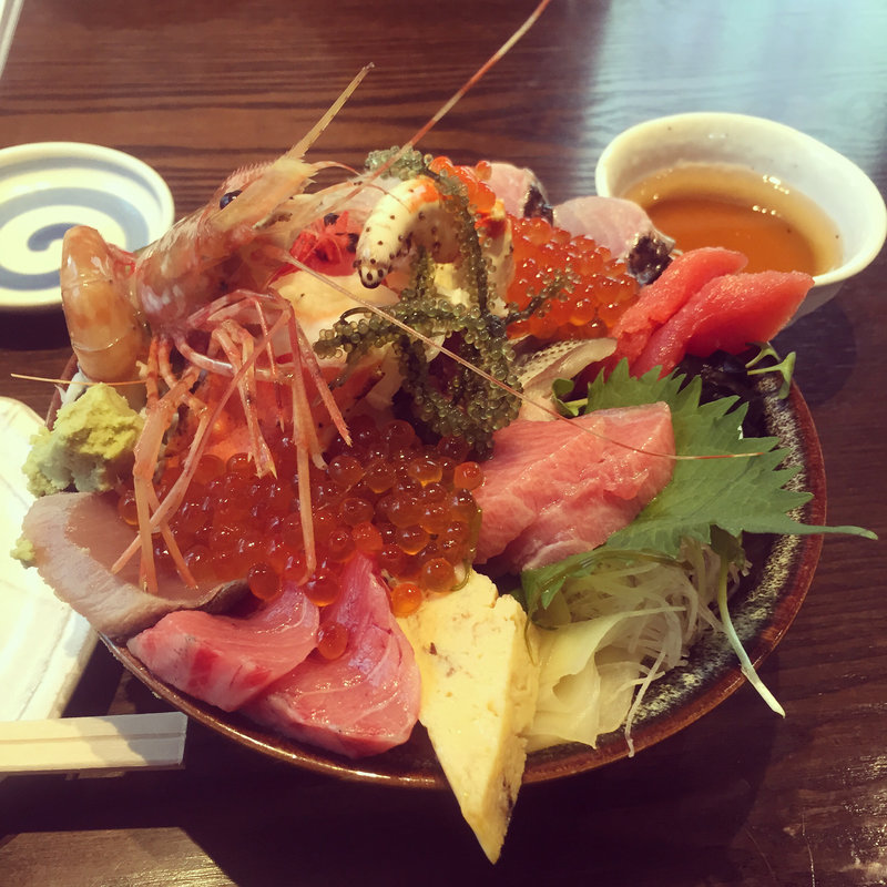 極上海鮮丼(さかなや 市場食堂)