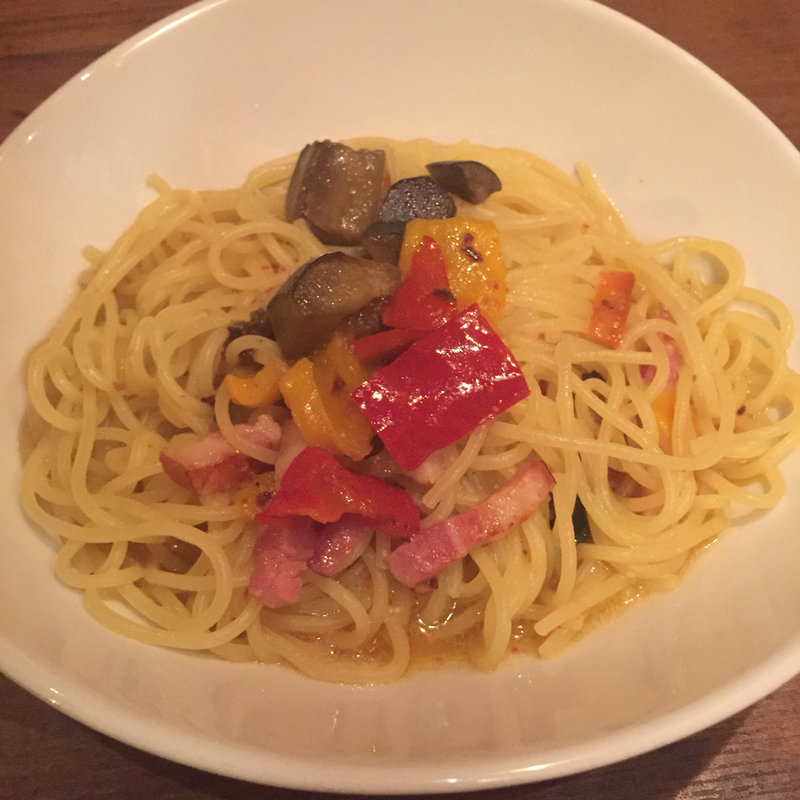 ベーコンと彩り野菜のペペロンチーノ(PISOLA 堺泉北店)