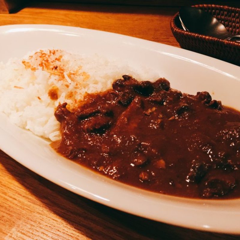 ラムスジ肉の赤ワイン煮込みカレー(トリップ)