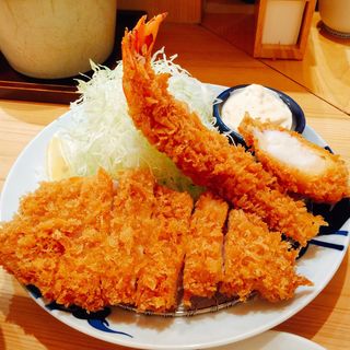 ロースかつと海老フライ定食(とんかつ寿々木)